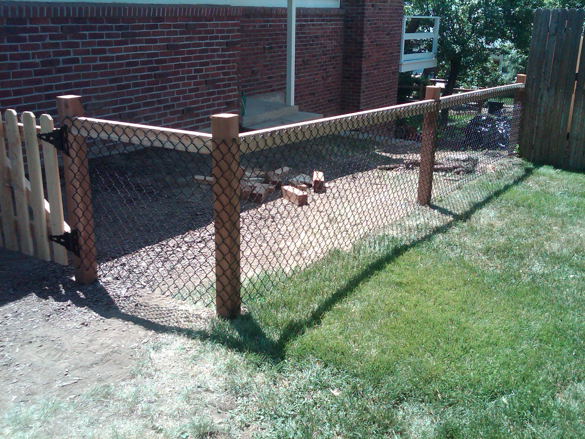 36 Chain Link And Cedar Fencing Andrew Thomas Plastic Chain Link with regard to proportions 2048 X 1536