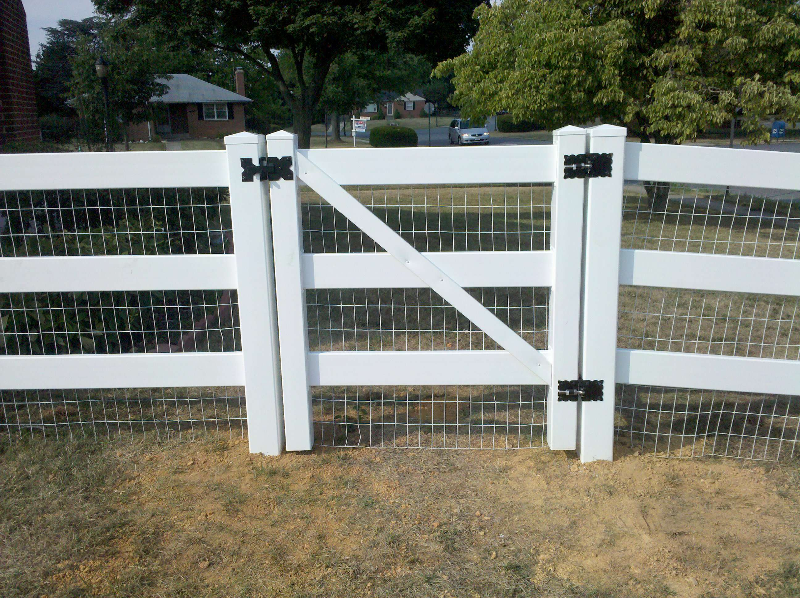 4 Rail Vinyl Fence Gate Fences Design pertaining to size 2592 X 1936