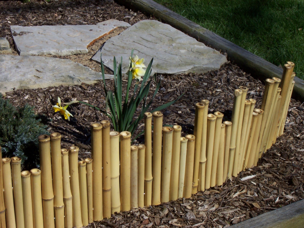 Bamboo Garden Border Fence Fence Ideas Ideas For Make Garden regarding proportions 1062 X 797