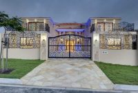 Beautiful House Outdoor Fence Design Including Luxury Home Ideas regarding size 1024 X 819