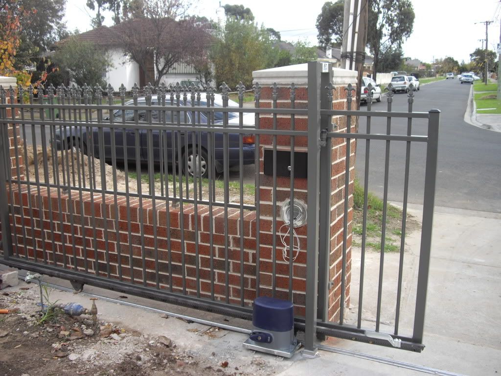 Brick And Iron Fence Ideas Google Search Fence Project intended for measurements 1024 X 768