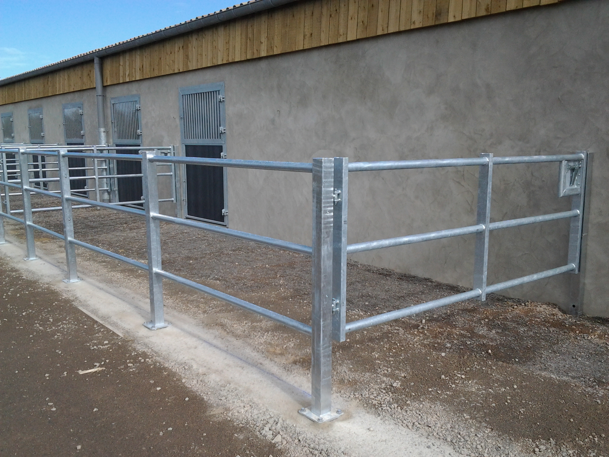 Horse Paddocks Gates And Fences Doitrand Equestre pertaining to sizing 2048 X 1536