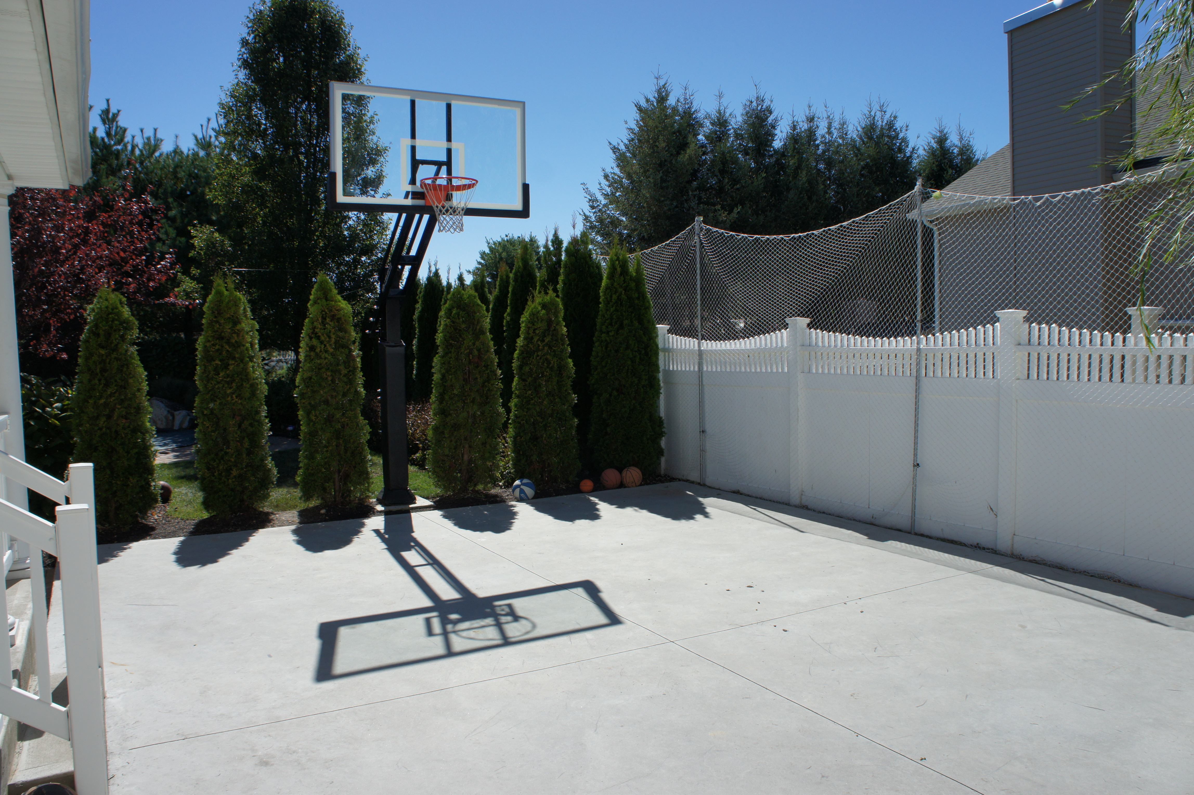 In The Middle You Can See Pro Dunk Diamond Basketball System throughout sizing 4592 X 3056