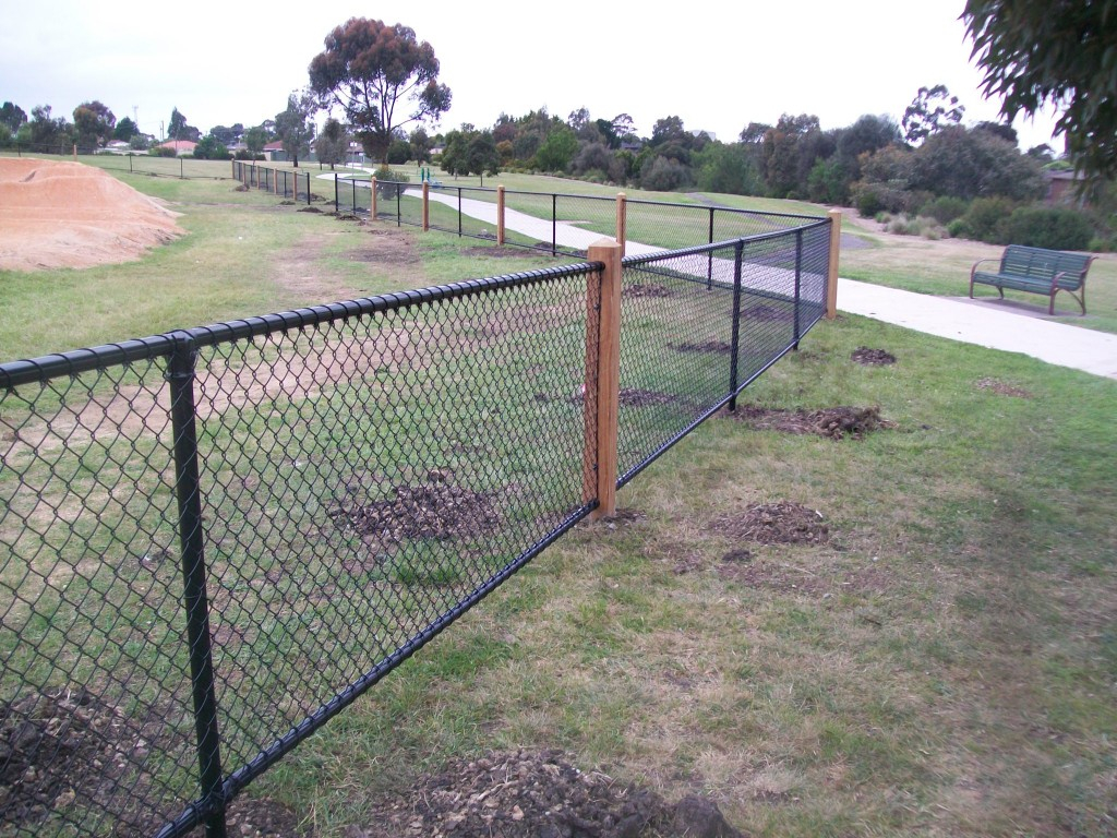 Installing Chain Link Fence Post Fence And Gate Ideas inside dimensions 1024 X 768