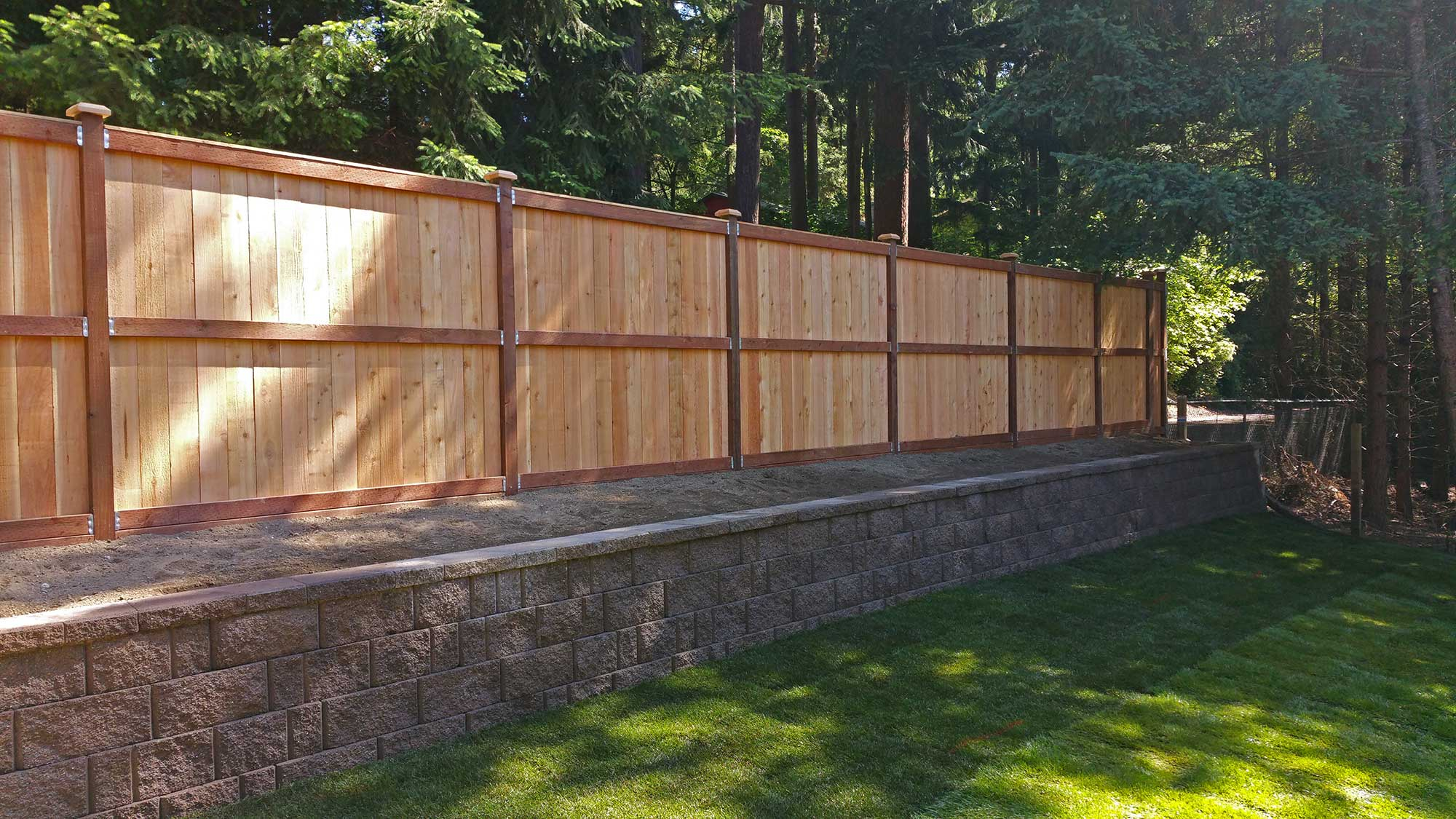 Lacey Retaining Wall And Privacy Fence Ajb Landscaping Fence within measurements 2000 X 1125