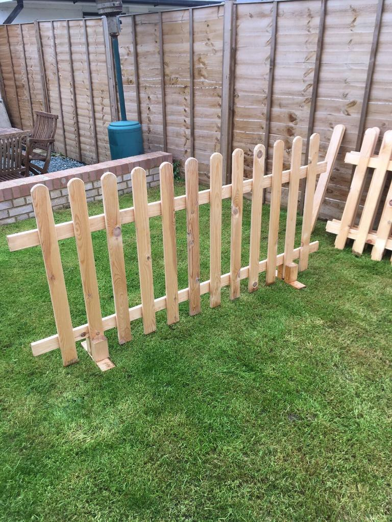 Picket Fence Panels Freestanding In Gloucester Gloucestershire for proportions 768 X 1024