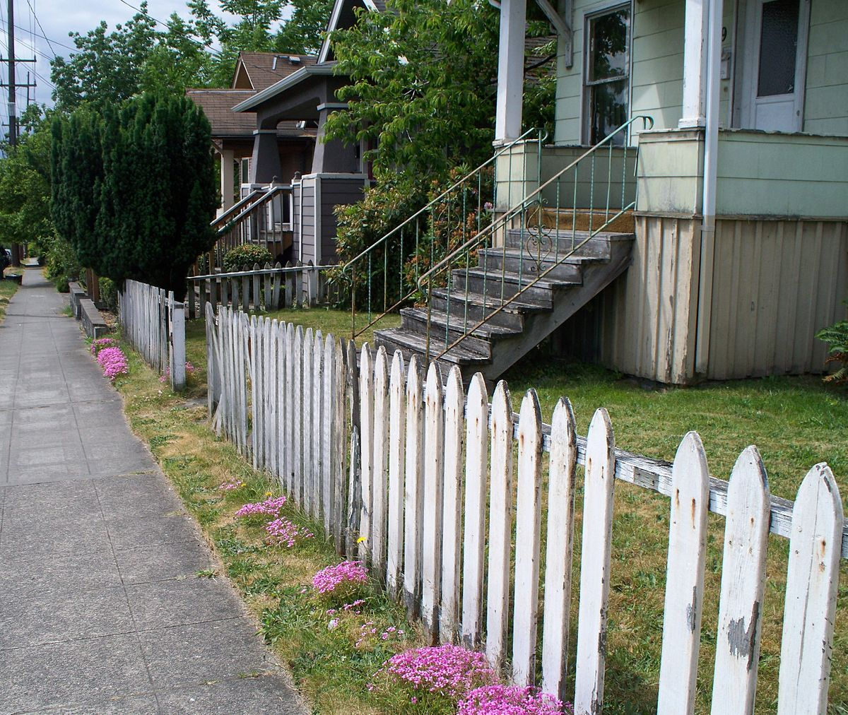 Picket Fence Wikipedia with regard to proportions 1200 X 1012