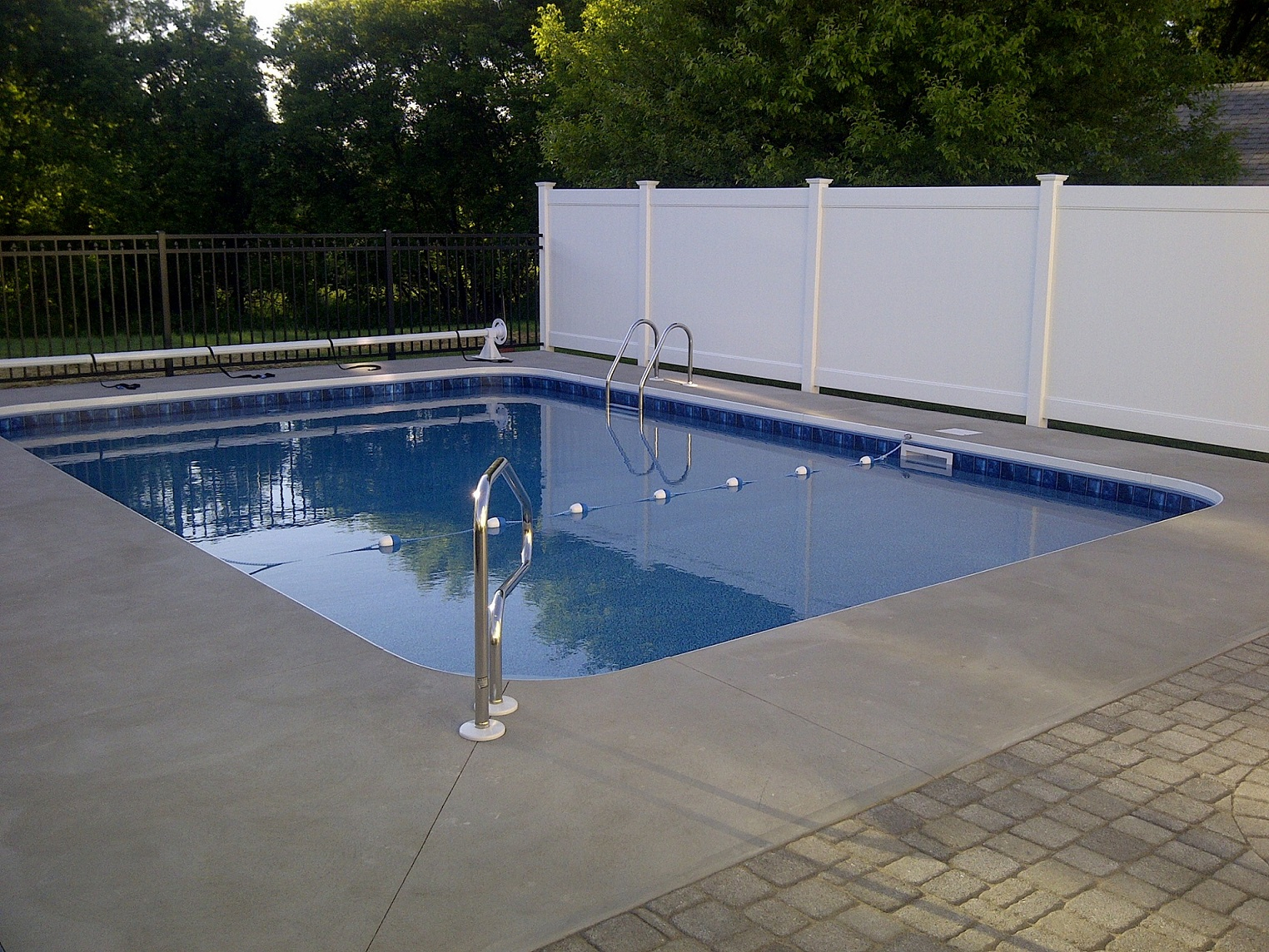 Pool Privacy Fence Ideas Homestylediary for proportions 1524 X 1144