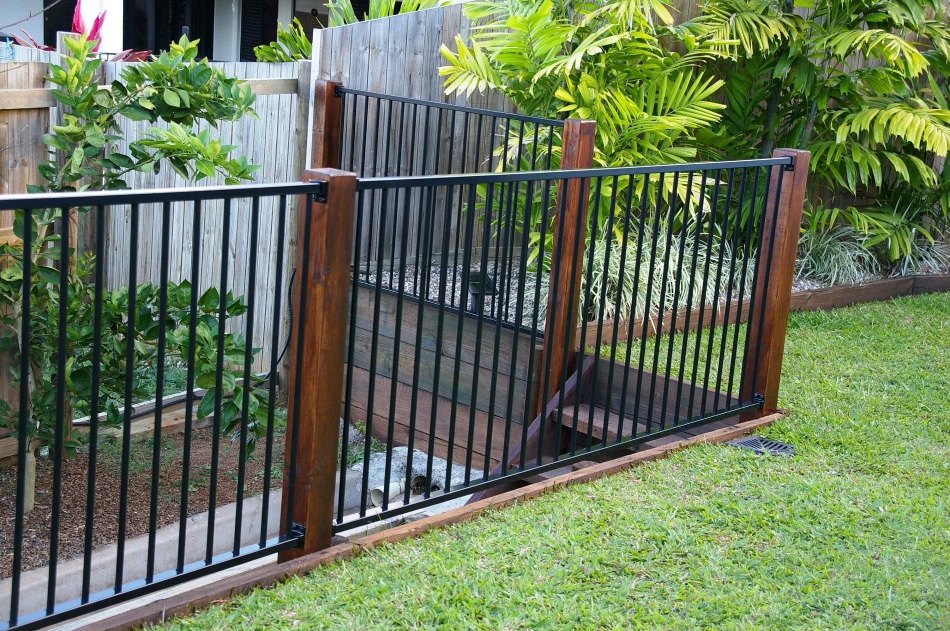 Pool Tubular Fencing Arnel Fencing Cairns for sizing 1900 X 1263