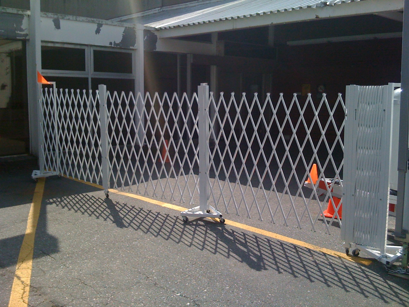 Portable Folding Scissor Gates Fh Security regarding dimensions 1600 X 1200