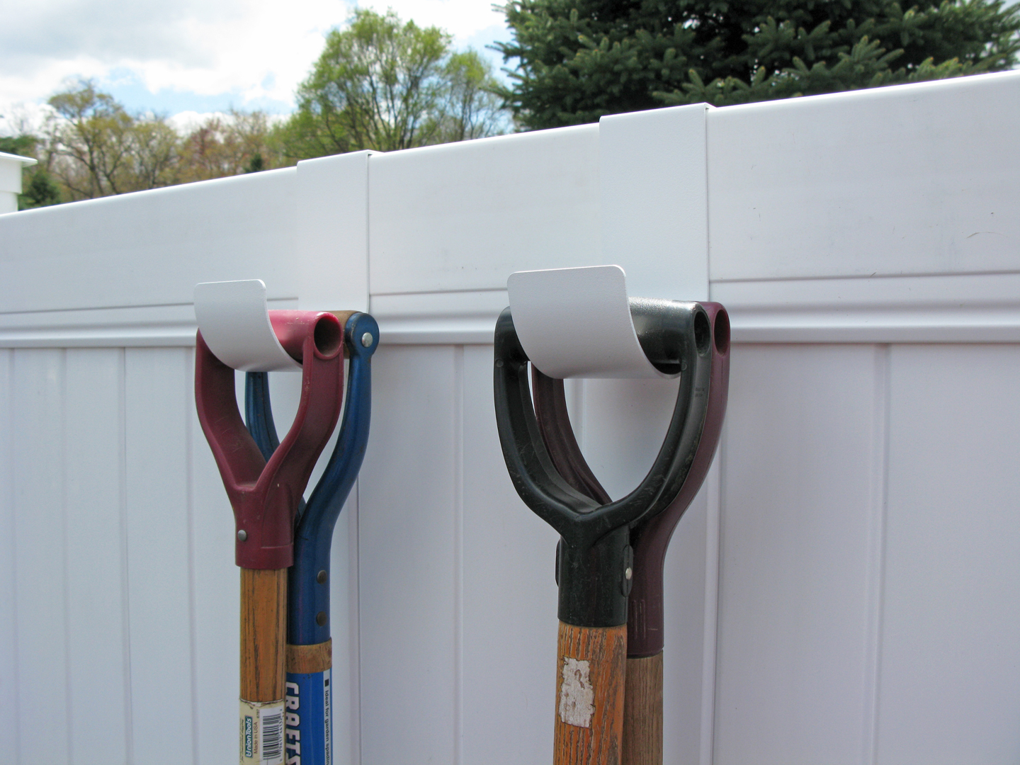 Sheilacakes Fence Hooks Helps Make Organizing Your Yard A Breeze intended for sizing 1440 X 1080