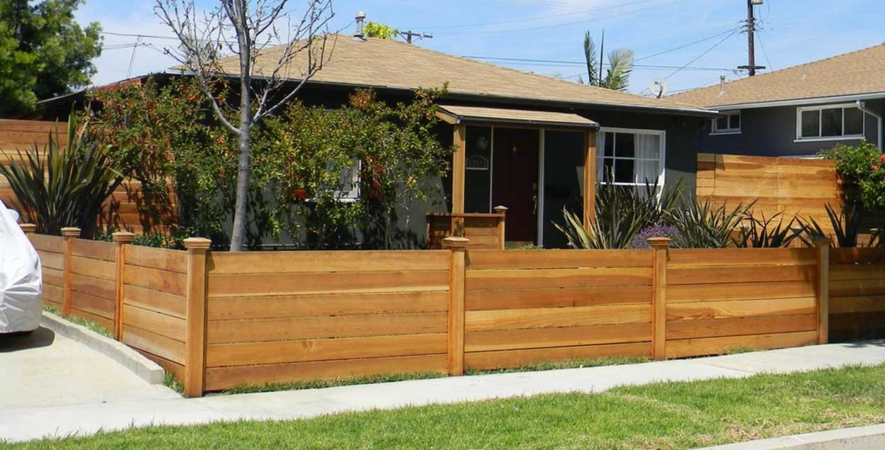 Short Wood Fence Ideas Fences Design pertaining to dimensions 1247 X 635