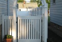 Vinyl Henry Fence for proportions 768 X 1024