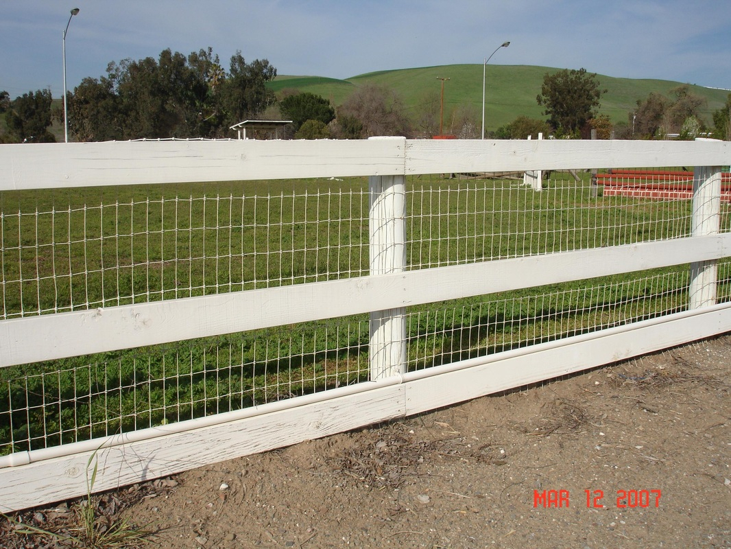 Vinyl Split Rail Fence With Wire Mesh Fences Ideas regarding size 1066 X 800
