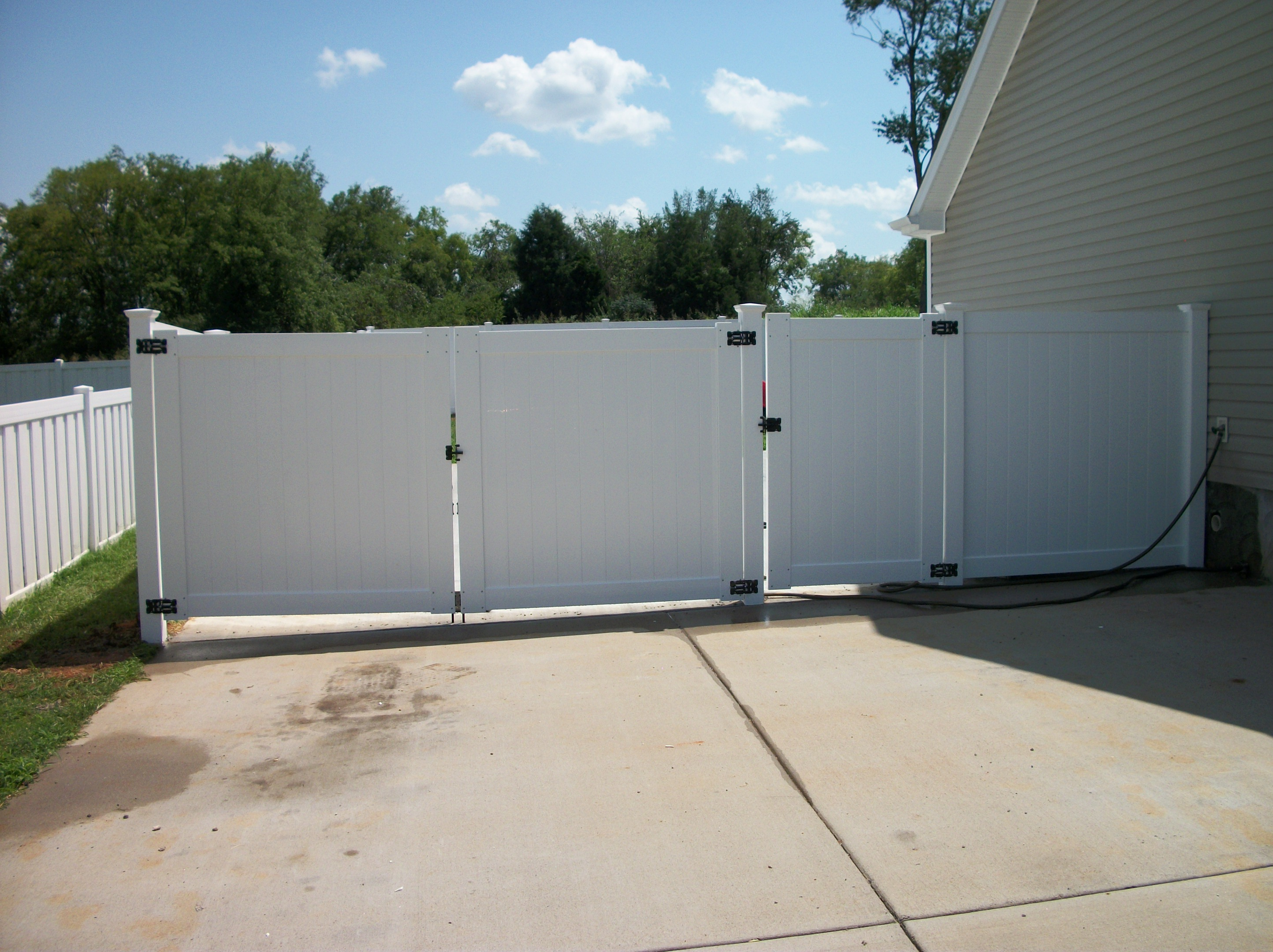 White Vinyl Fence Gate Outdoor Waco White Vinyl Fence Installing with size 2888 X 2160