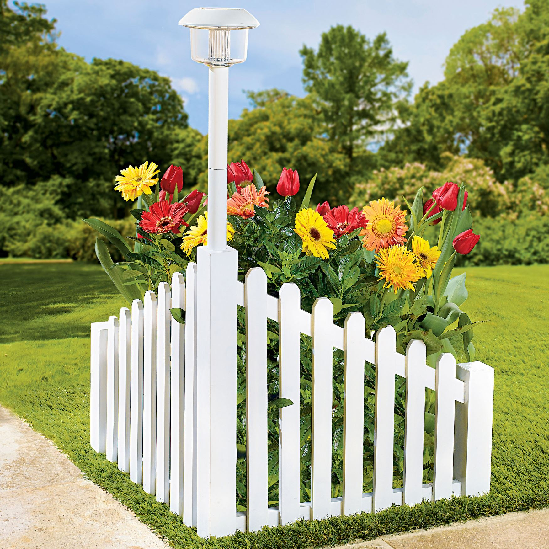White Wood Corner Fence With Solar Powered Light Brylanehome within measurements 1750 X 1750