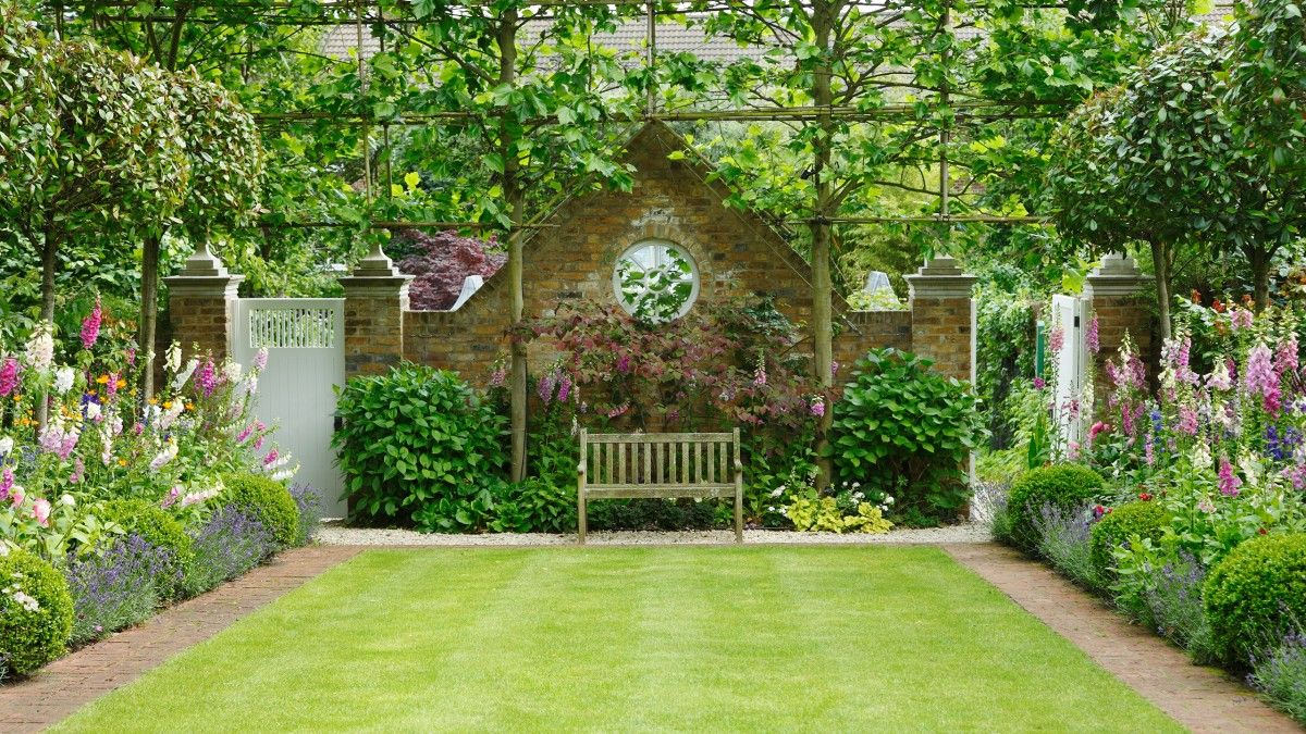 Formal Garden With Classic English Lawn Ideas For The intended for dimensions 1200 X 675