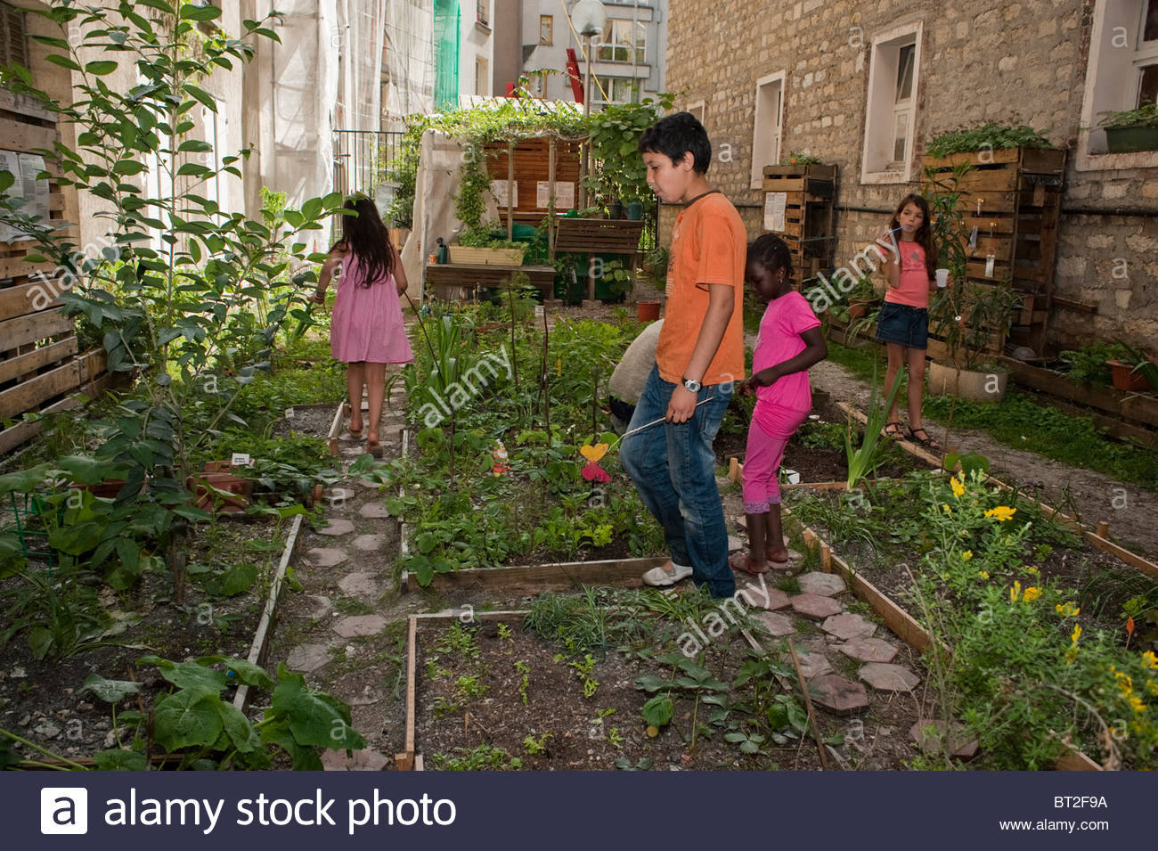 Paris France Families Visiting Backyard Community Garden with regard to proportions 1300 X 955