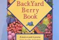 The Backyard Berry Book in size 843 X 1280