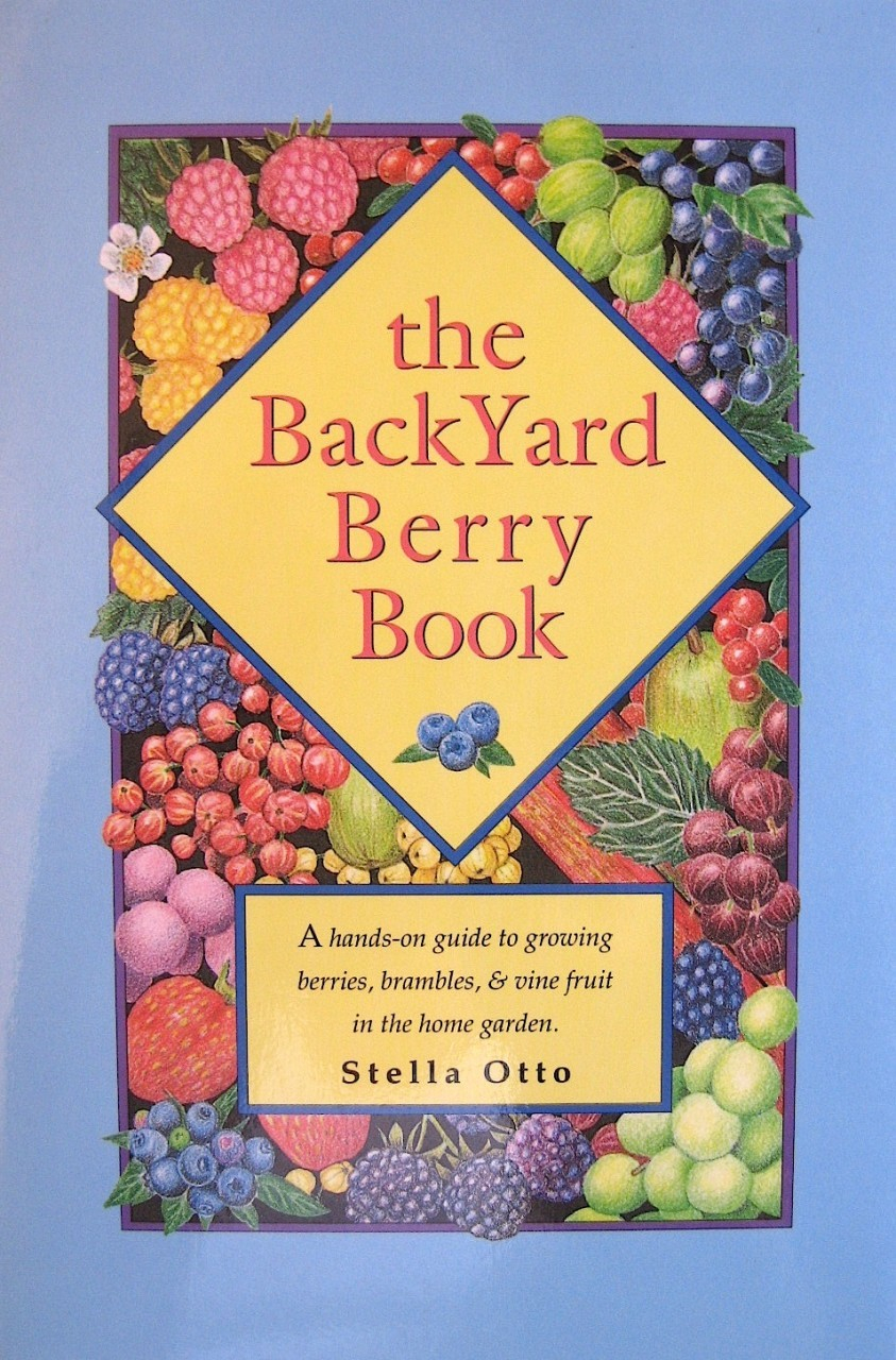 The Backyard Berry Book in size 843 X 1280