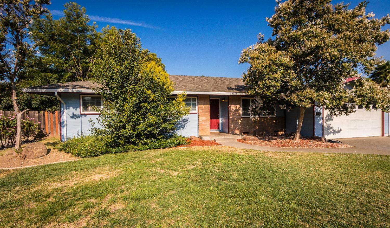 1359 Delone Drive Yuba City Ca 95991 with measurements 1500 X 879