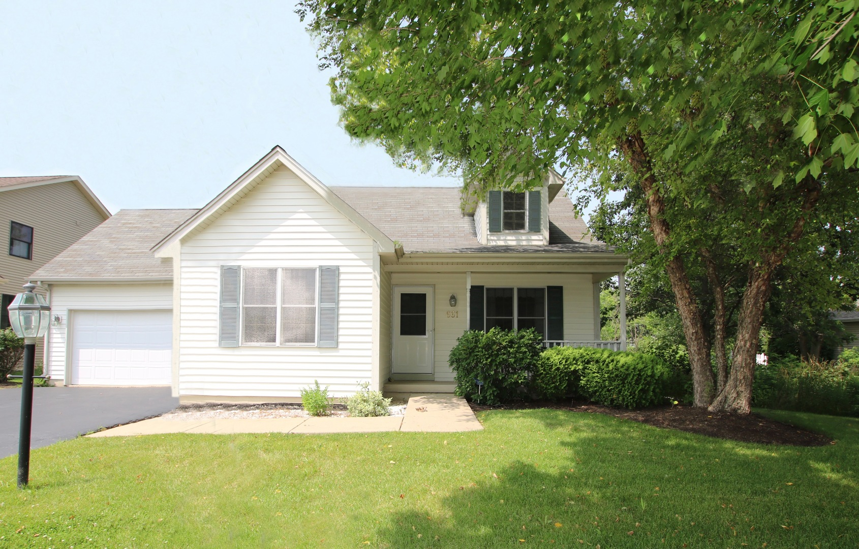 661 Prairie Ridge Dr Woodstock Il 60098 Mls 10359661 Coldwell Banker intended for size 1690 X 1080