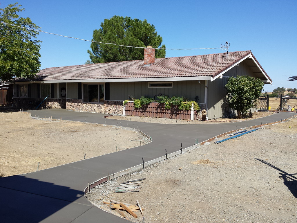 New Walkways And Front Yard Patio For Country Home In Vaca with regard to size 1024 X 768