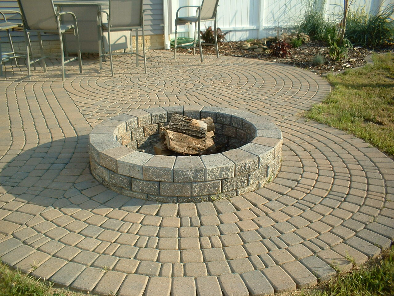 Outdoor Brick Fire Pit Diy Paver Patio And Firepit Pit4 in proportions 1280 X 960