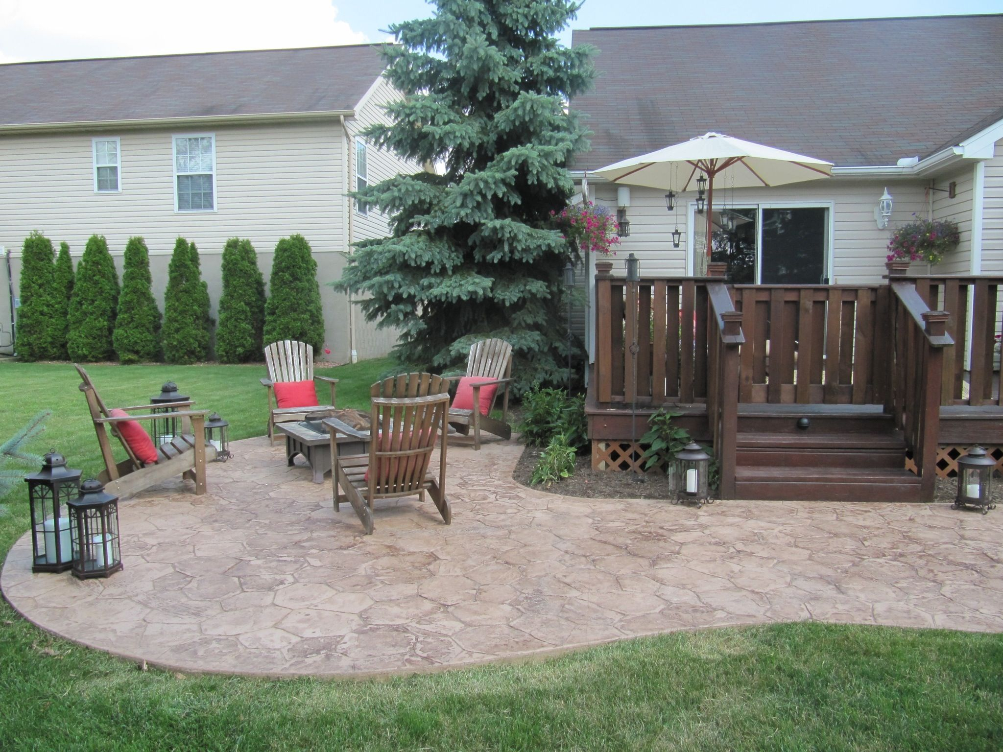 This Lower Patio Area Was Designed As A Kidney Shape The in sizing 2048 X 1536