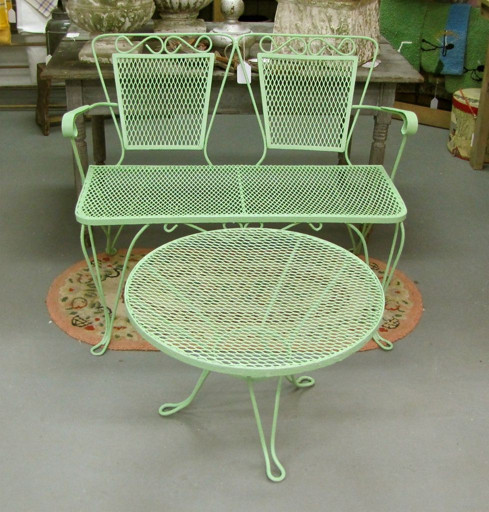 Vintage Metal Lawn Chairs And Table Vintage Patio within size 977 X 1024